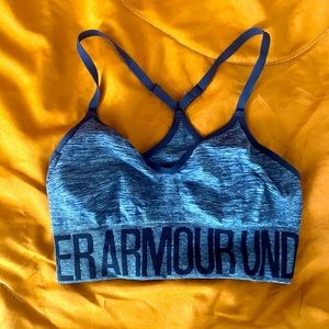 SMALL UNDERARMOUR SPORTS BRA!